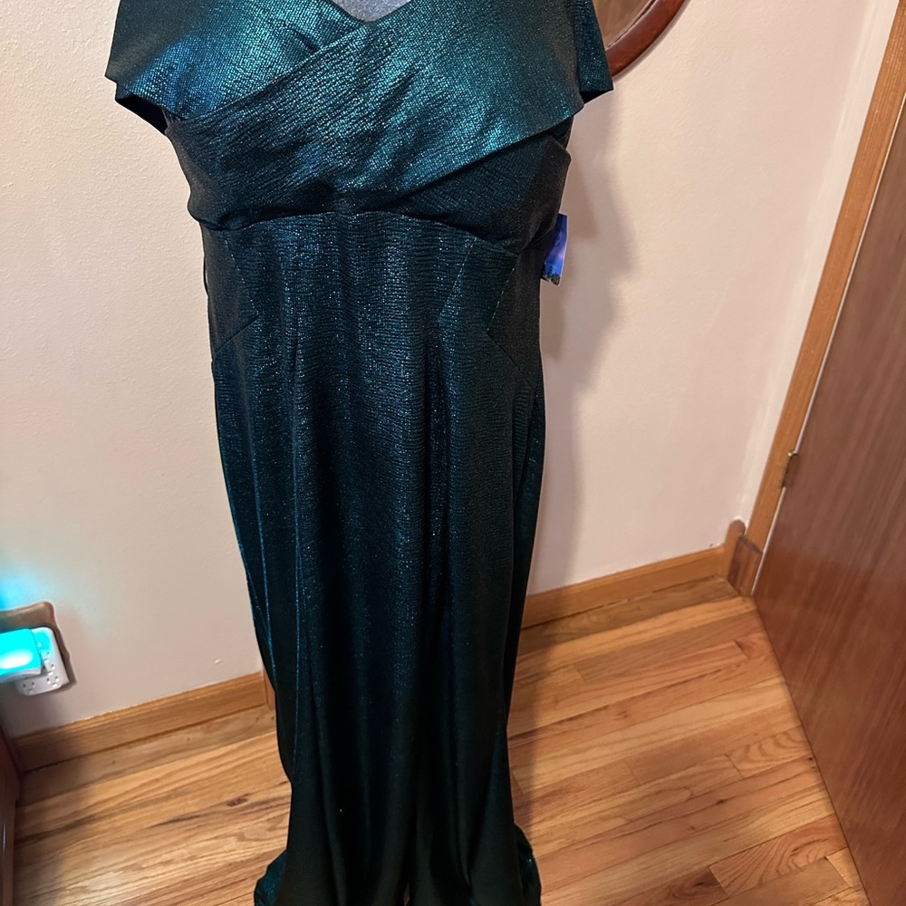 Emerald beauty dress